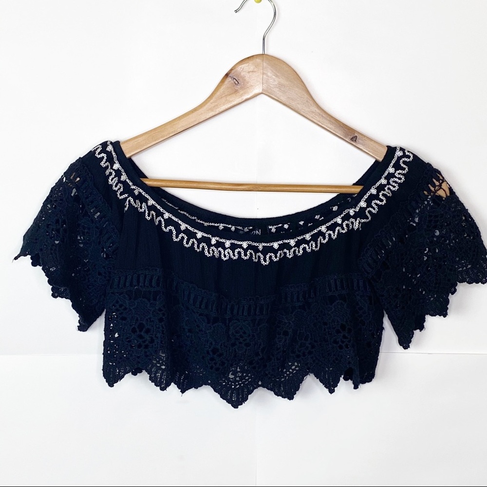 NWT LF Mieeion Black Embroidered Woven Off Shoulder Crop Top